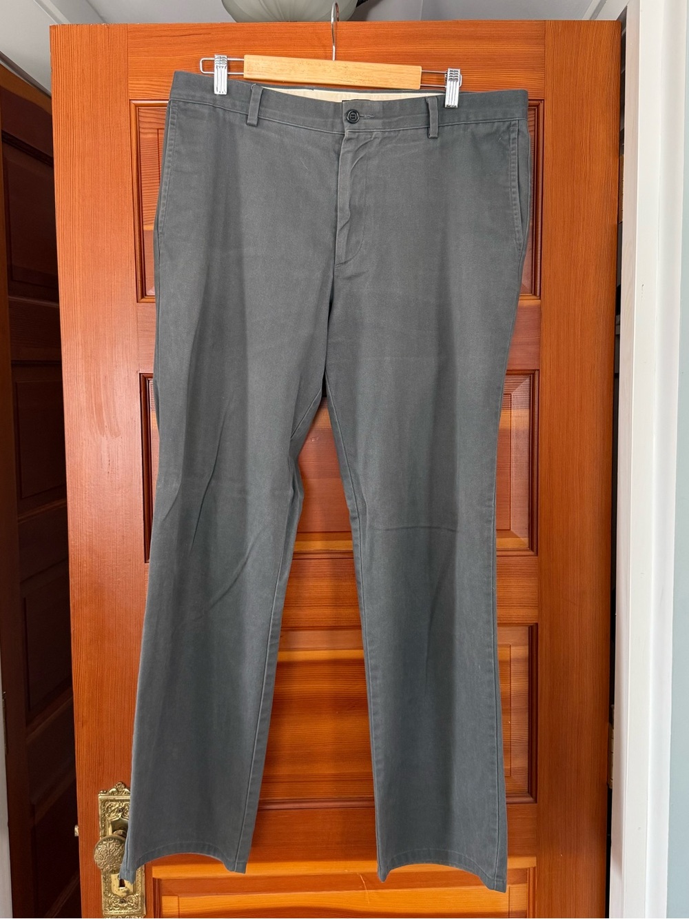 Dockers Men’s Straight Leg Chino in Gray
